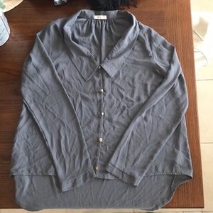 Adorable gray long sleeve shirt